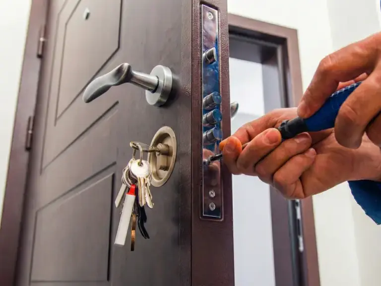 Porta blindada em Suzano – instalação e manutenção